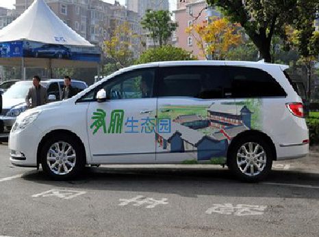 巴中户外车贴喷绘如何保持效果?